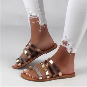 NWOT size 5.5 metallic sandals